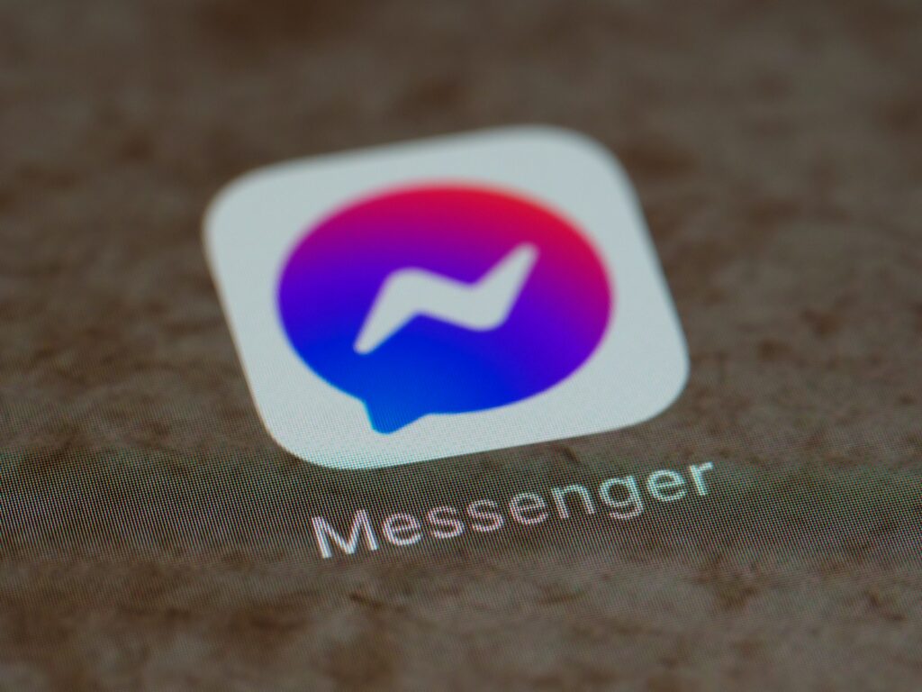 How to Hide Chats in Messenger on iPhone and Android (Step-by-Step Guide)